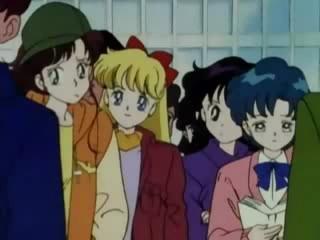 Sailor Moon R - Episodio 4 - Serena fica desconsolada